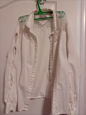 Vintage-Inspired White Lace Yoke Button Front Top